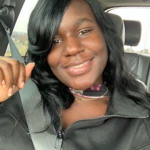 Meet your Posher, Carrie